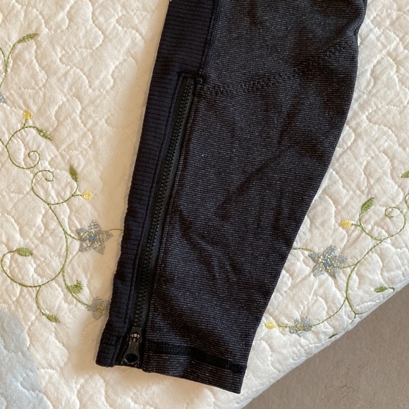 Lululemon mid rise leggings - Picture 3 of 6